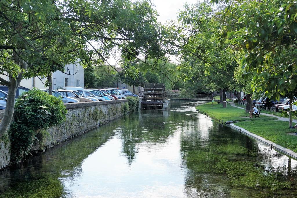 Ferienwohnung Colombe LʼIsle-sur-la-Sorgue Exterior foto